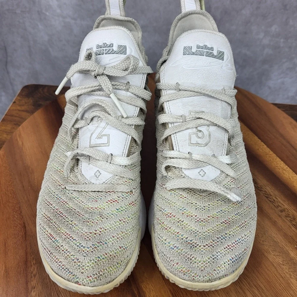 Nike Lebron 16 Buzz Lightyear Basketball Shoes Boys 6.5 White Sneakers AQ2465102 - Picture 4 of 15